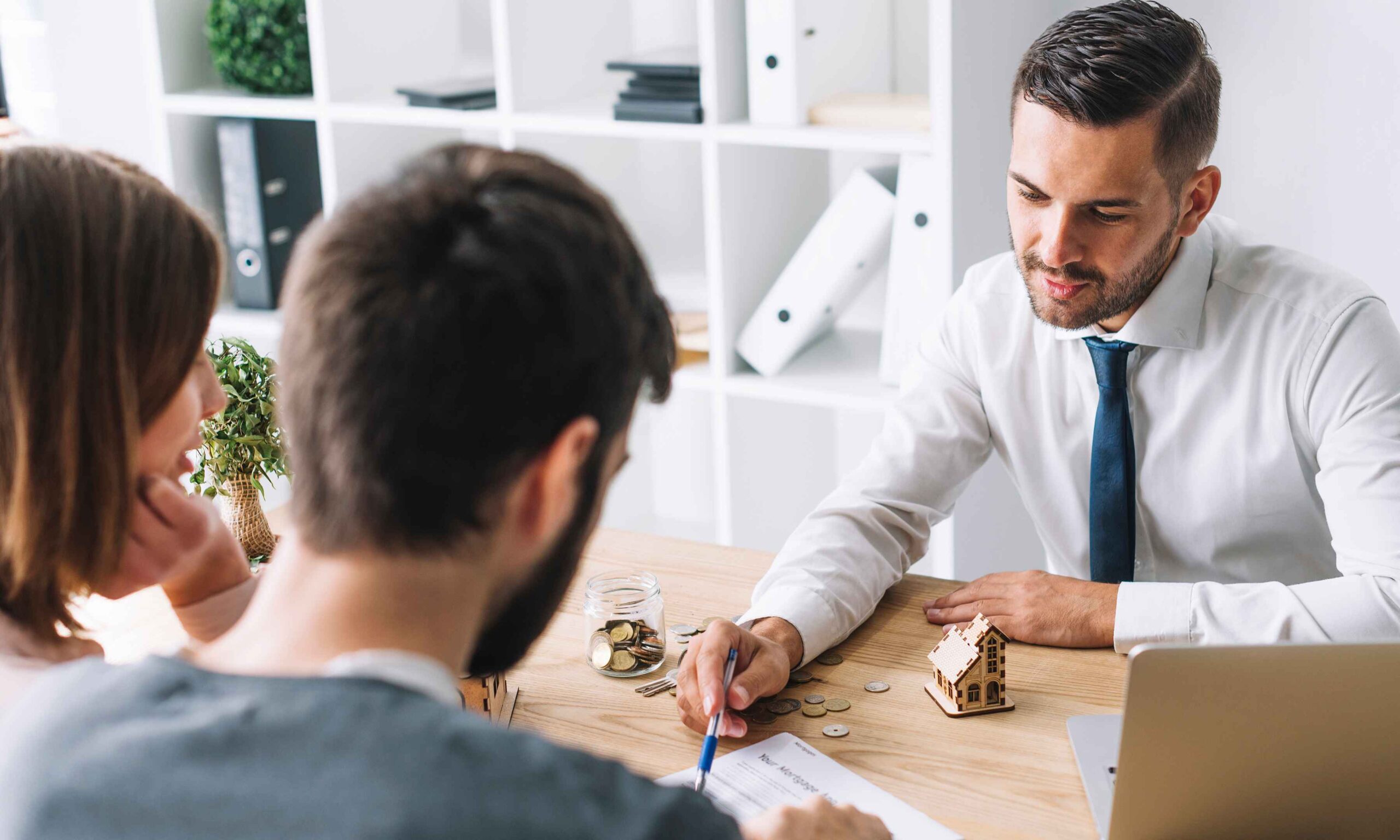 Emat | New Trends in the Consulting Industry